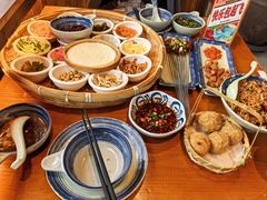 -包整·丝娃娃(一览甲秀楼风景店)