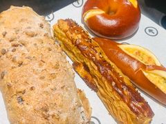 -HOT CRUSH趁热集合·现烤面包(上海环球港店)
