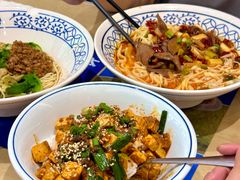 -李与白包子铺(桐梓林店)