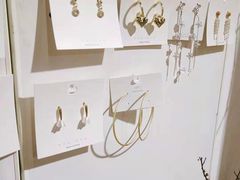 -宝库女装店(绿地缤纷广场店)