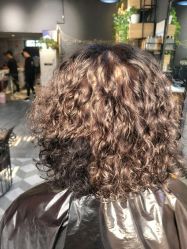 -MOVAN  HAIR莫凡匠人发型屋