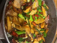 -云海肴·汽锅鸡·云南菜(天山百盛优客店)