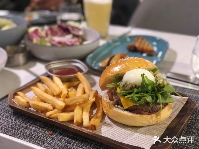 Future&Kitchen主厨汉堡图片