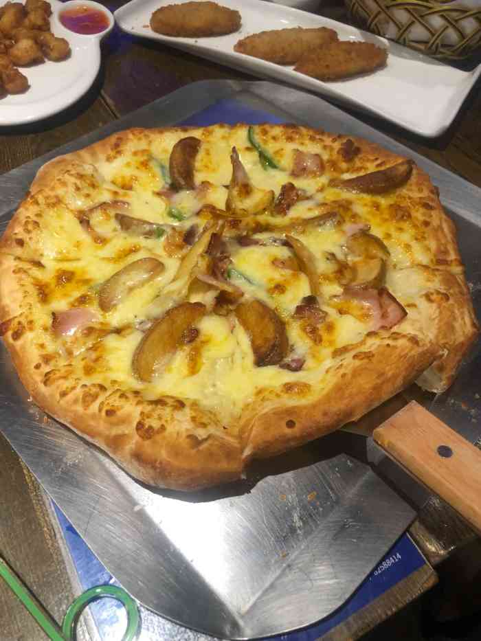 乌巢比萨(五棵松华熙hi-up店)-"西餐里最爱的披萨,乌巢的品控做的很