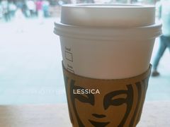 燕麦奶拿铁-星巴克(豫园九曲桥店)