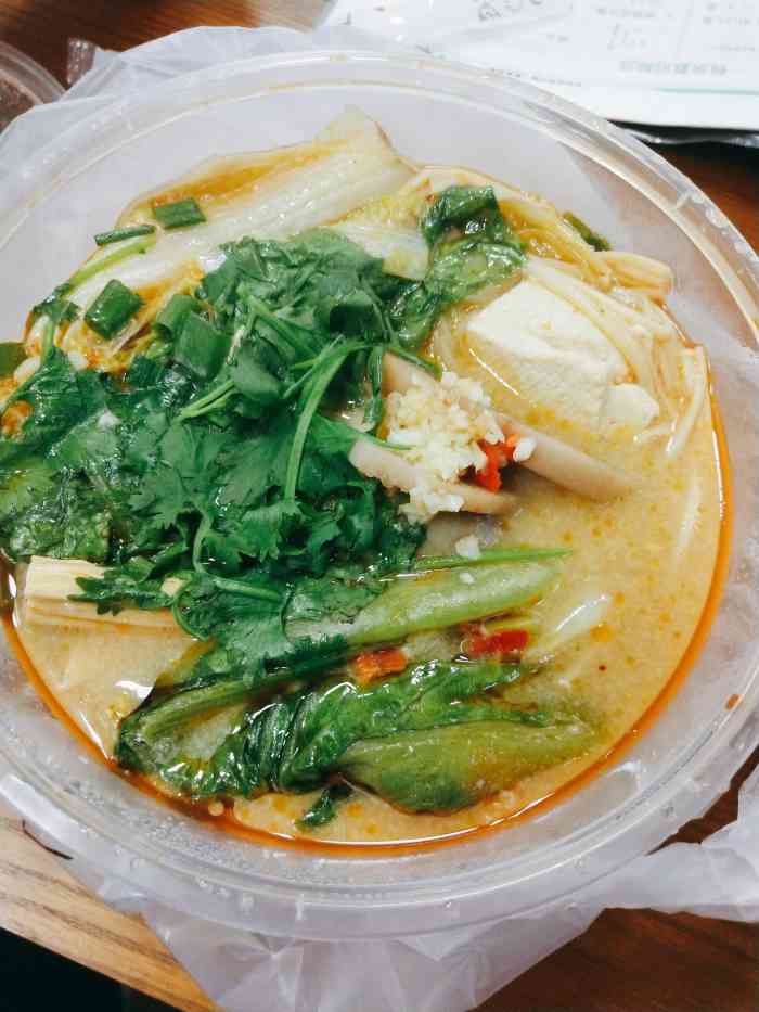 张亮麻辣烫(垃圾街店)-"经常在美团上点他们家的外卖,今天刚好路过.