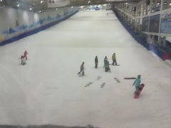 -乔波室内滑雪场