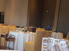 -景月阁空中食府(希尔顿酒店)
