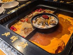 -老牌坊云南鱼豆花火锅(哈西万达店)