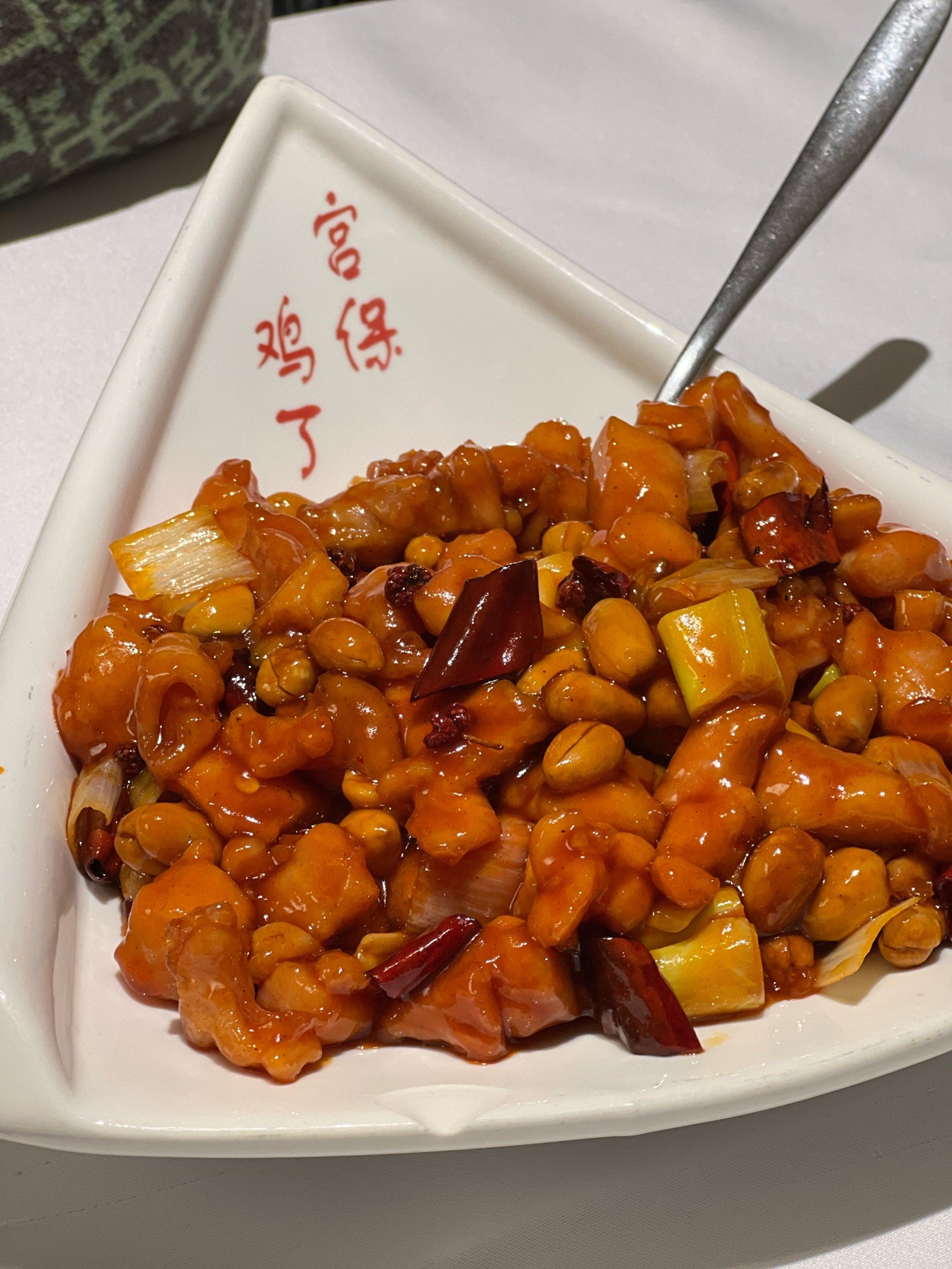 峨嵋酒家作为老字号,在北京开了不少分店