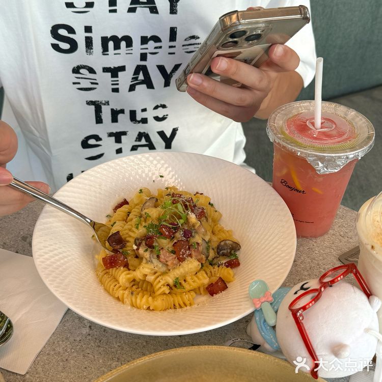  上海首家Bonjour餐厅居然藏在这里！