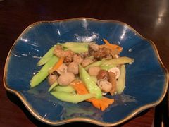 芥兰炒脆猪肉-食肆&Fourteen(武林夜市店)