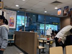-麦当劳(轻轨曹杨路店)