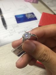 -威德钻石-克拉钻大本营(南京东路店)