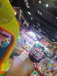 -卡通尼乐园(新达汇三林店)