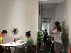 大堂-爱尚吃惑钵钵鸡餐饮店(商业后街店)