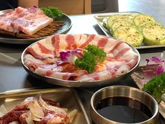 -围炉肉舍•炭烤活鳗•丹东海鲜烤肉(步行街店)