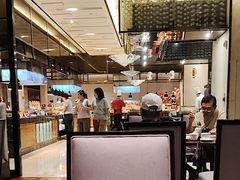 -广州万富希尔顿酒店·感趣自助餐厅·金秋蟹宴生蚝海鲜刺身烧烤