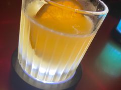 -饮湖威士忌鸡尾酒吧