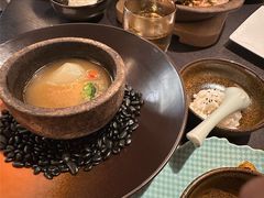黑松露石锅养生煲-景忆川·川粤菜