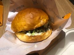 松露菌菇奶酪牛肉汉堡-JPG canteen(广州寺右公馆店)