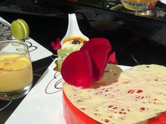 -大中华希尔顿酒店-念自助餐·嗨啤·小龙虾