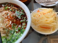 -牛一嘴·兰州牛肉面·大盘鸡(财富中心店)