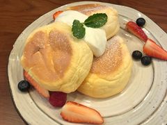 莓果奶油芝士舒芙蕾松饼-UPPER KITCHEN(延安路店)