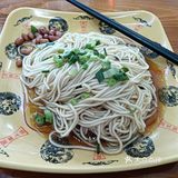 五月也在吃