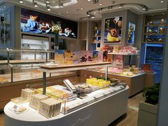 面包甜点陈列柜-好利来(亦庄国融店)