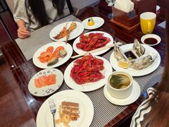 -广州万富希尔顿酒店·感趣自助餐厅·金秋蟹宴生蚝海鲜刺身