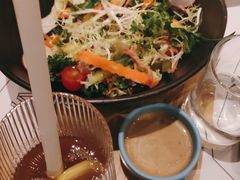 托斯卡尼蔬菜沙拉配酸奶芒果汁-原石牛扒·约会餐厅(龙城万科里店)