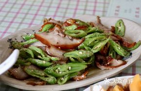 Green Pepper Pork Face Meat