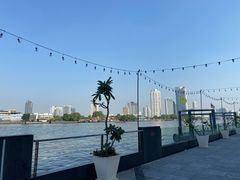 -曼谷湄南河畔华美达广场酒店