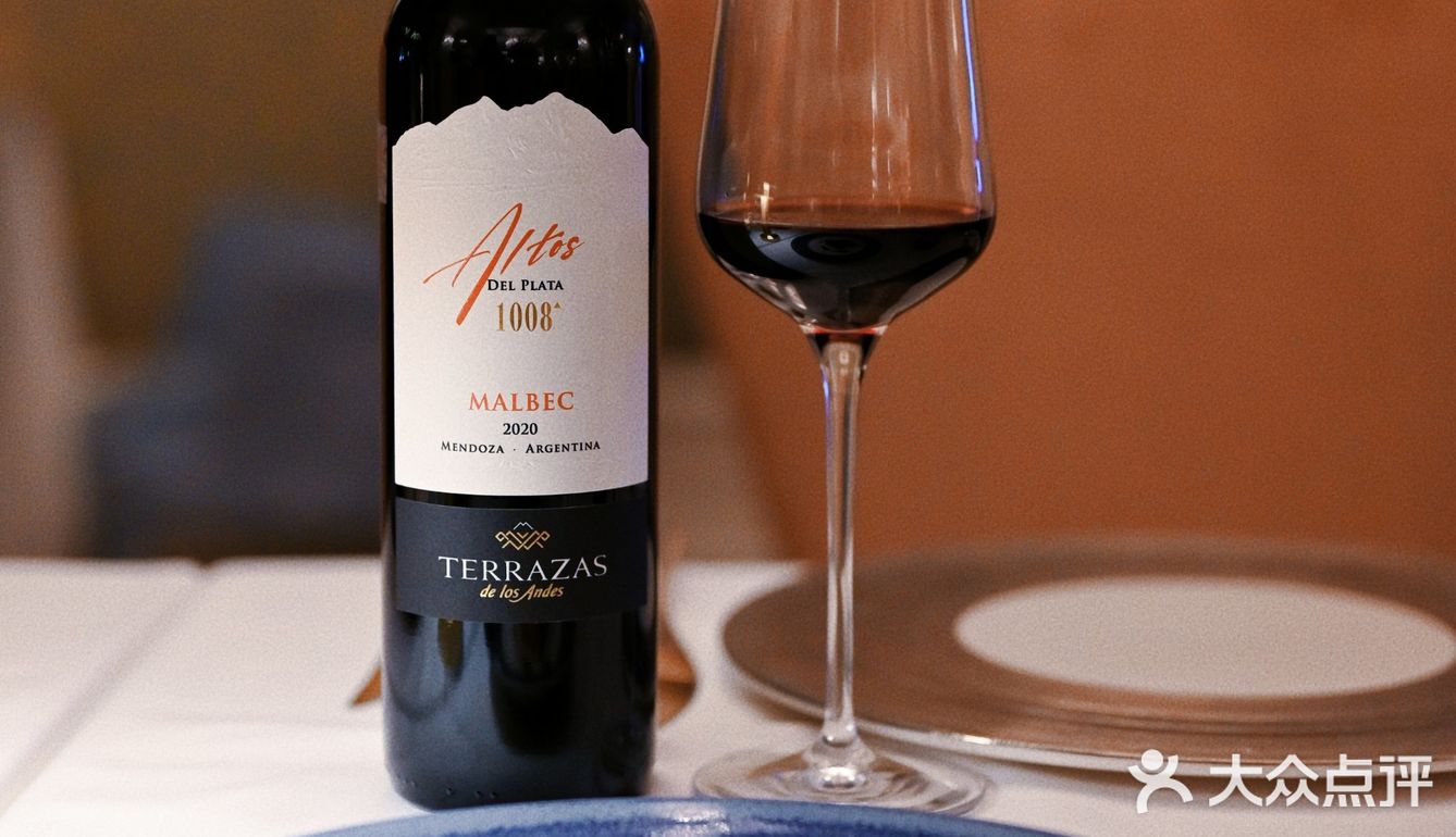 提前预订了TERRAZAS台阶红酒和酒店合作菜单
