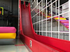 -嘿哟动霸CHUA·新潮玩运动娱乐中心·蹦床滑冰团建乐园