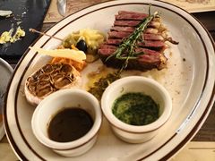 -Mark&Mars Restaurant