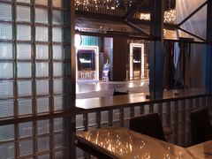 -Whisper Bar 