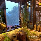 藏在大山里的草棚子饭店 | 铁锅炖