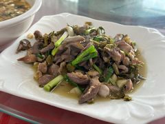 咸菜炒鸡胗-雁荡老杨土菜馆