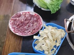 -乳仔牛牦牛汤锅 烤羊排(松潘古城店)