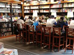 -西西弗书店&矢量咖啡(凯德晶萃广场店)