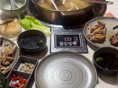 -喃喃椰·糟粕醋·椰子鸡火锅(七堡花园店)