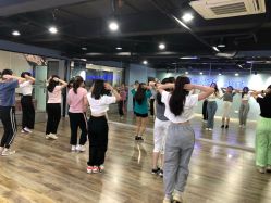 -STAR舞蹈工作室