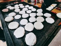 芝麻烧饼-老西关黄老太牛肉烧饼