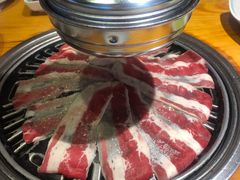 精品牛五花-唯成•韩国炭火烤肉 유성고기