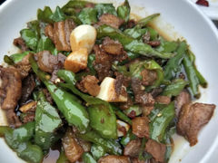 白辣椒炒肉-几个木匠匠人厨房