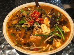-粉八·云南米线·建水烧烤(常熟路店)