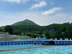 -十万大山布透温泉