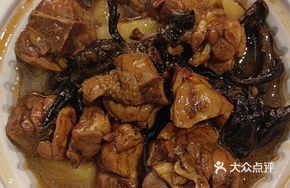 Chicken Stewed with Potatoes and Mushrooms